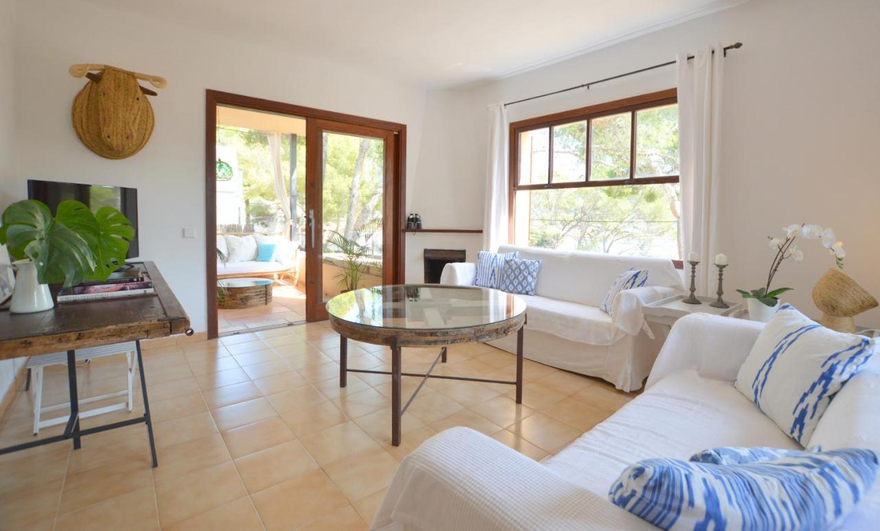 Private Pool With Sea Views In Port Of Chalet *