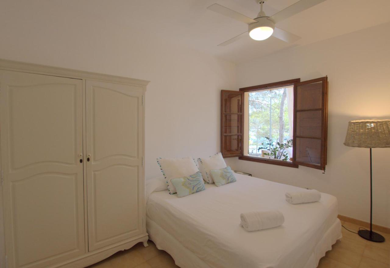 Private Pool With Sea Views In Port Of Chalet *