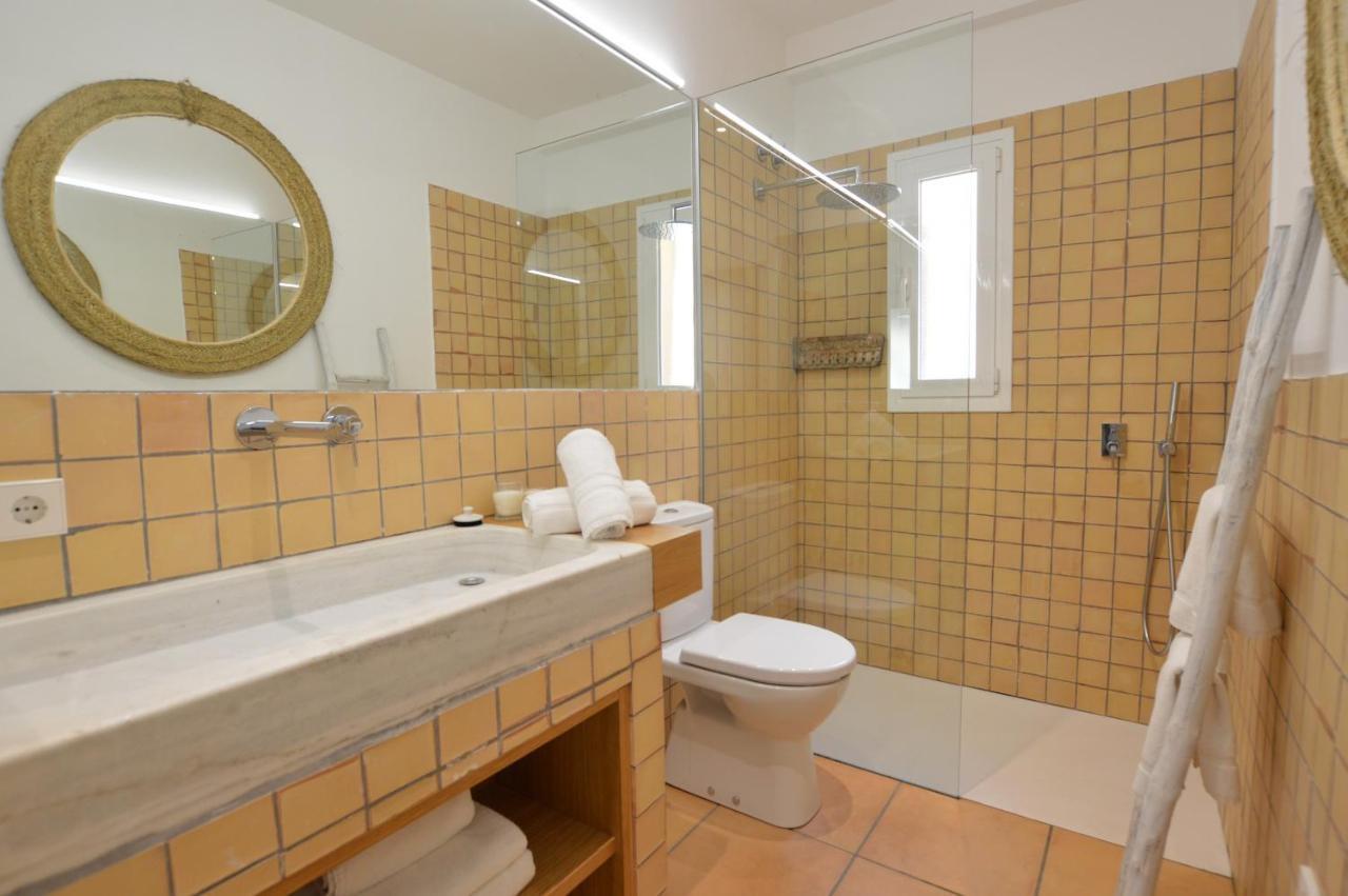 Private Pool With Sea Views In Port Of Chalet